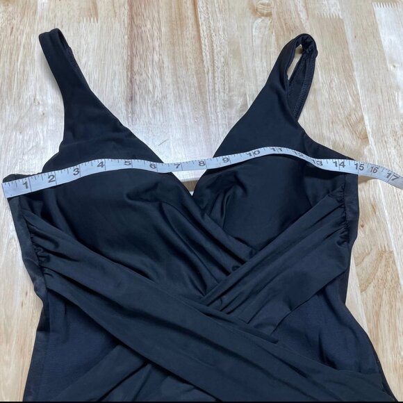 Miraclesuit - Women's Illusionist Crossover One Piece Swimsuit - Picture 10 of 12